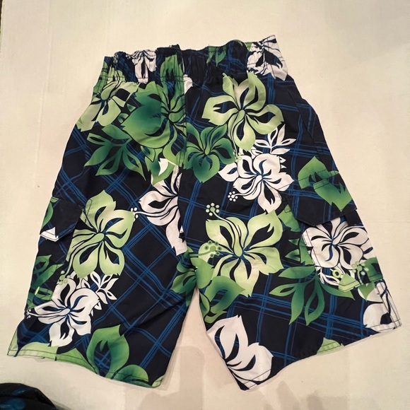 HANG TEN BOYS FLORAL SWIM TRUNKS/SHORTS SIZE MEDIUM. BLUE/WHITE/GREEN. - Picture 1 of 11